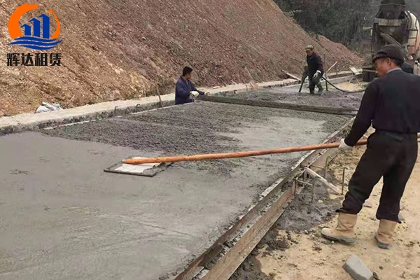 道路硬化施工現(xiàn)場